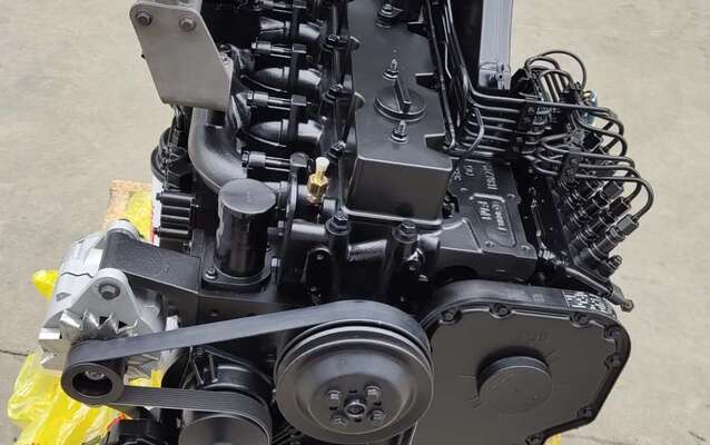 Двигатель Cummins 6CTA8.3-C215 в сборе